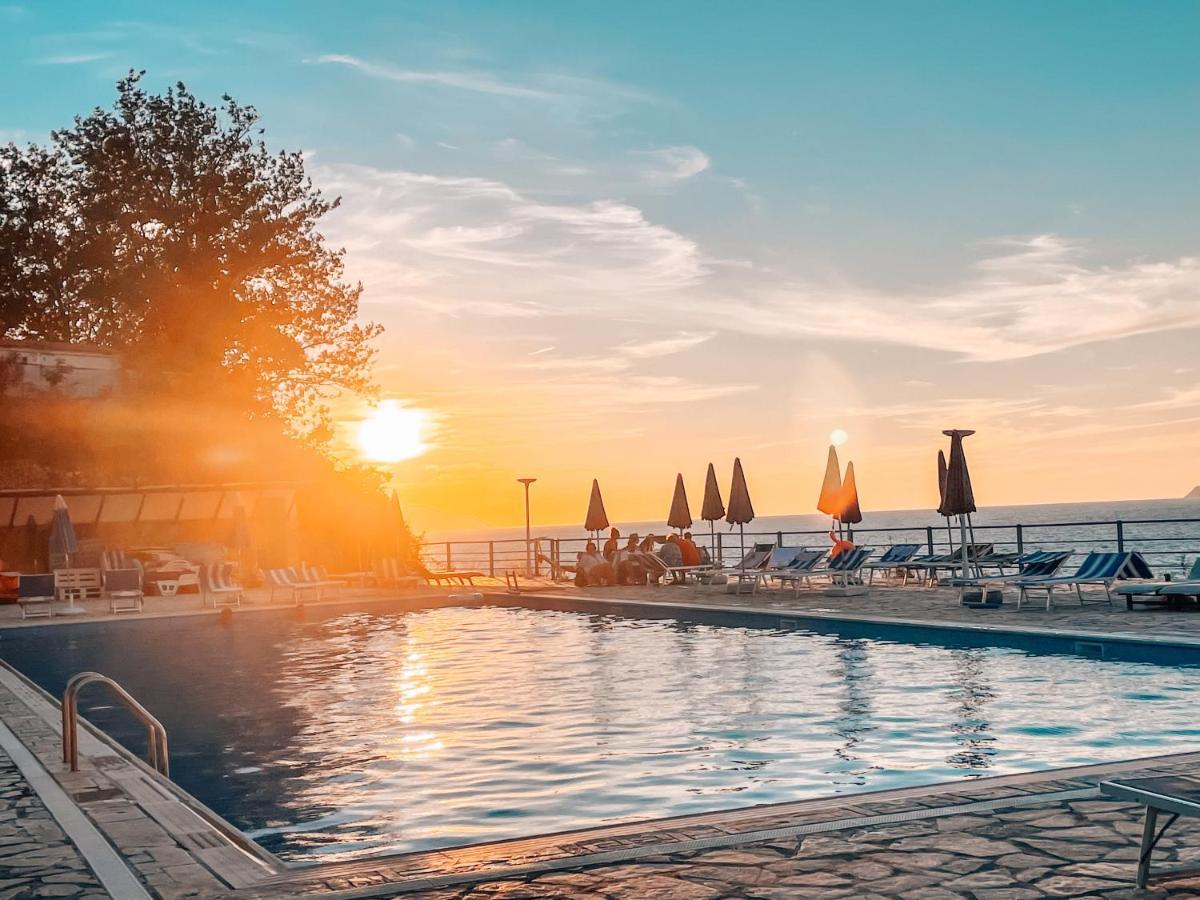 Aqua Holiday Apartments Avlonya Dış mekan fotoğraf